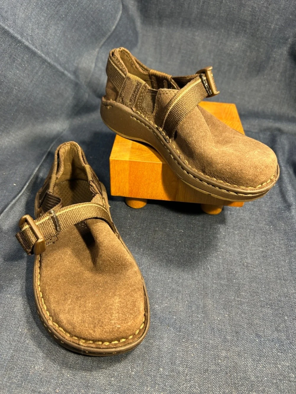 Chaco leather loafers slide in shoes